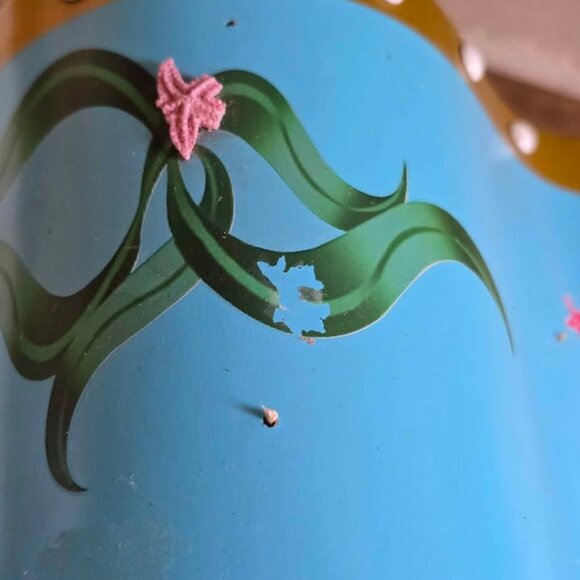 Disney The Little Mermaid Ariel Treasure Chest Colorful Seashell Jewelry Box - Picture 8 of 10